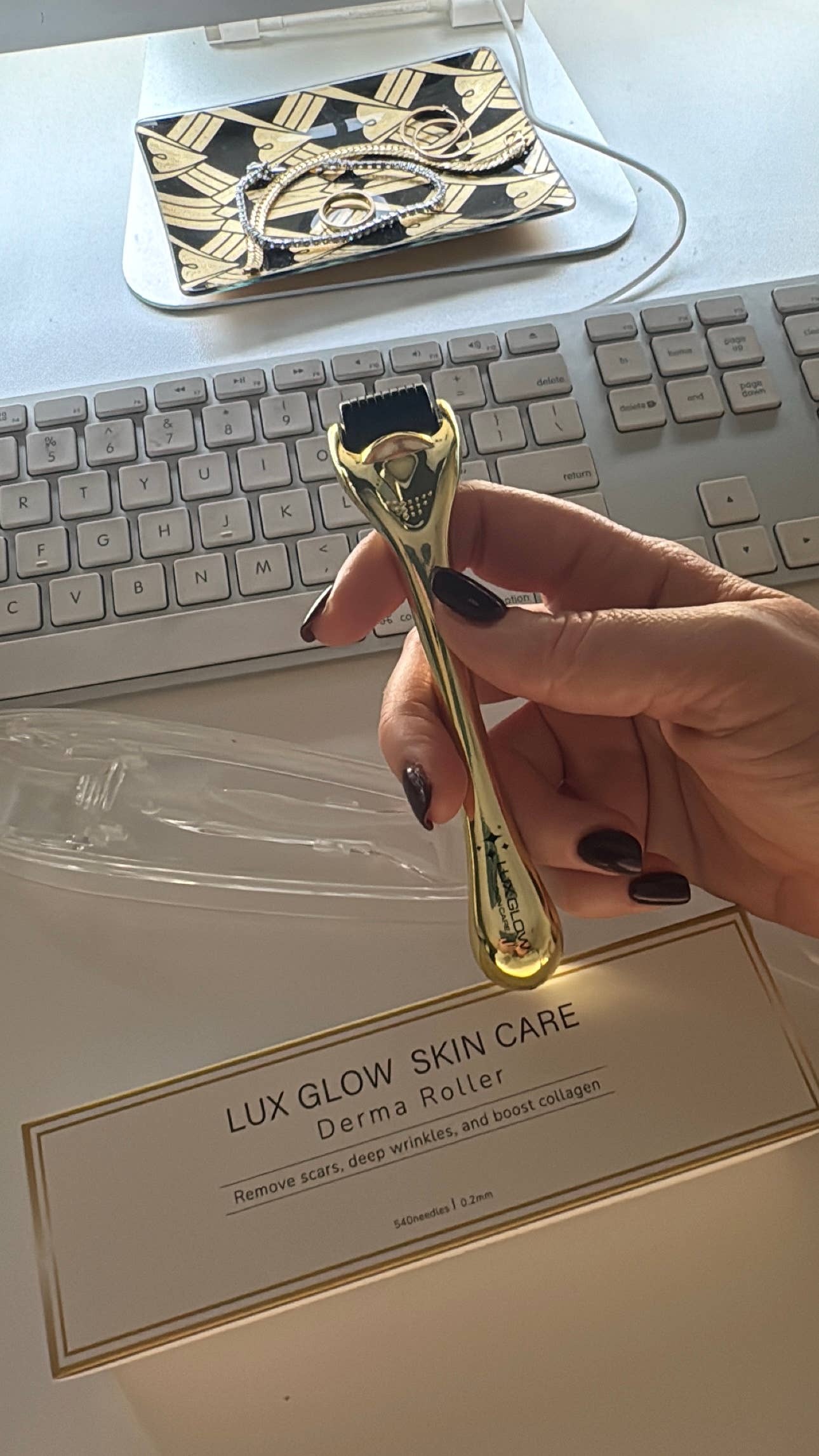 Gold Derma Roller Microneedling Tool