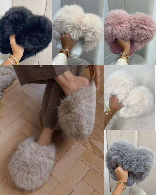 WOMEN'S EXTREME OVERSIZED FAUX FUR FLUFFY SLIPPERS: BLACK / STANDARD / UK5/US7